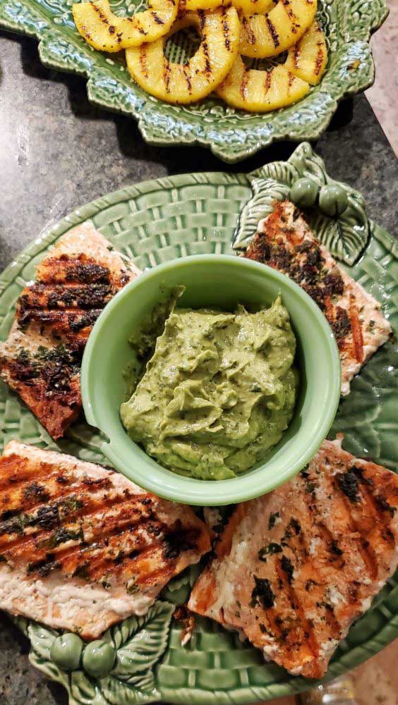 Easy and delicious grilled salmon and pineapple with avocado dressing